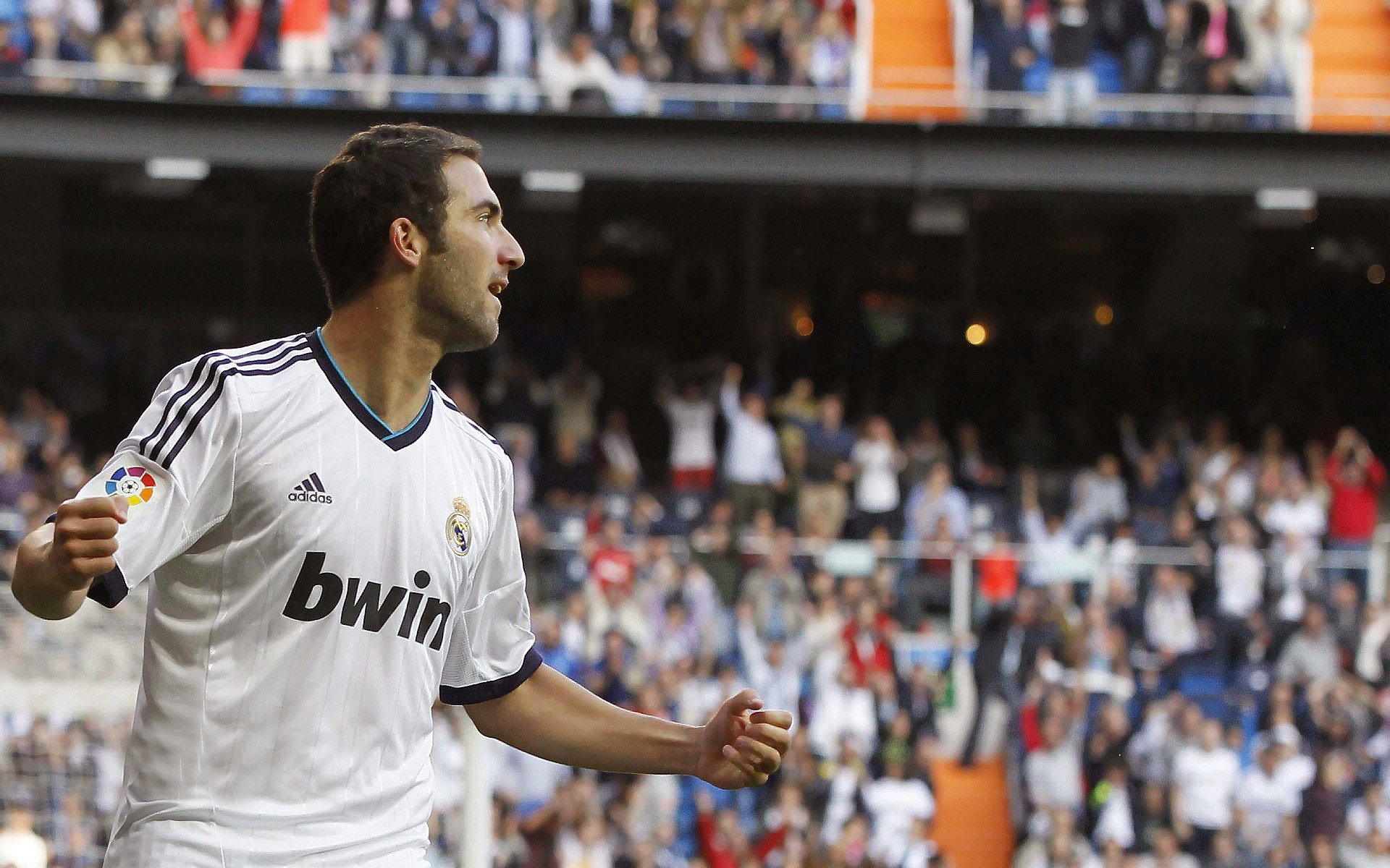 欧冠小组赛第三轮:巴萨青年军三连胜锁定晋级主动权